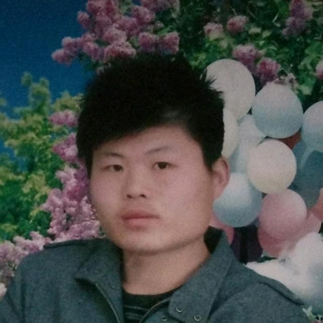 帅哥为钱奋斗