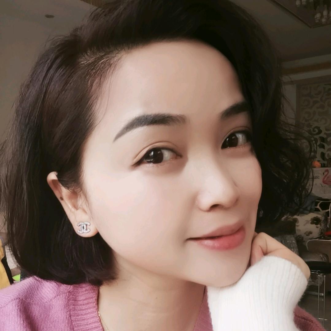 莉莉（手机自拍）