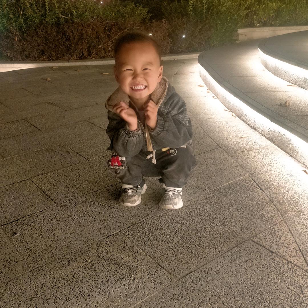 兆鑫，欣怡