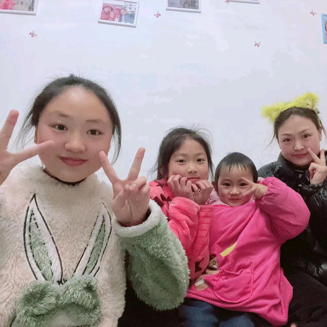 三个女儿的妈妈🤗🤗