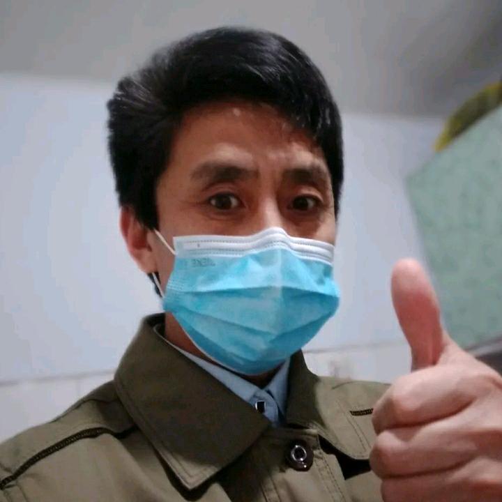 蓝天翱翔