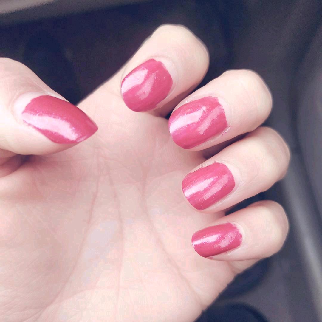 掀起流海做女汉