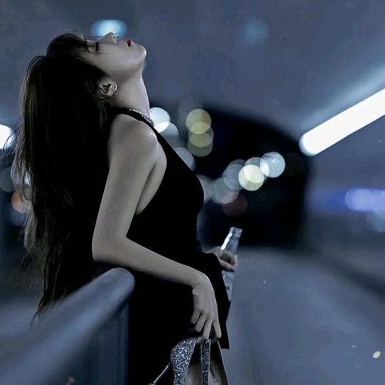 瓶子：美甲美睫