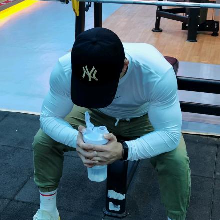 爱汉堡  小潘  （减脂开始）