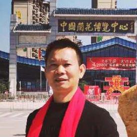 鹏哥（每晚8：00直播间不见不散）