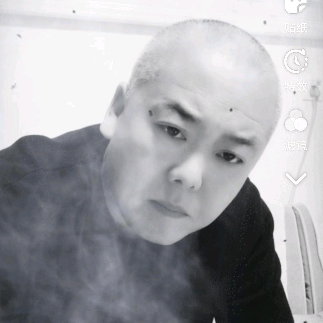 光头大叔