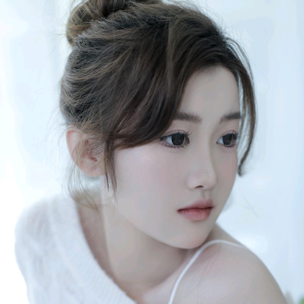 栗栗.