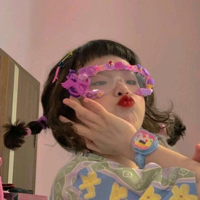 卖女孩的小火柴