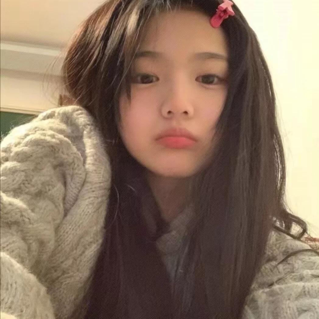 穿着拖鞋满街跑