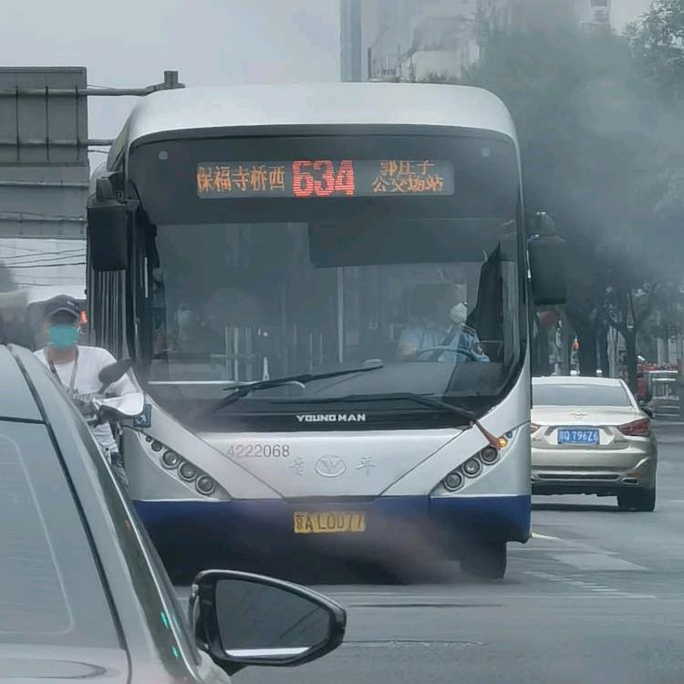 崇文门下的公交迷−邓立