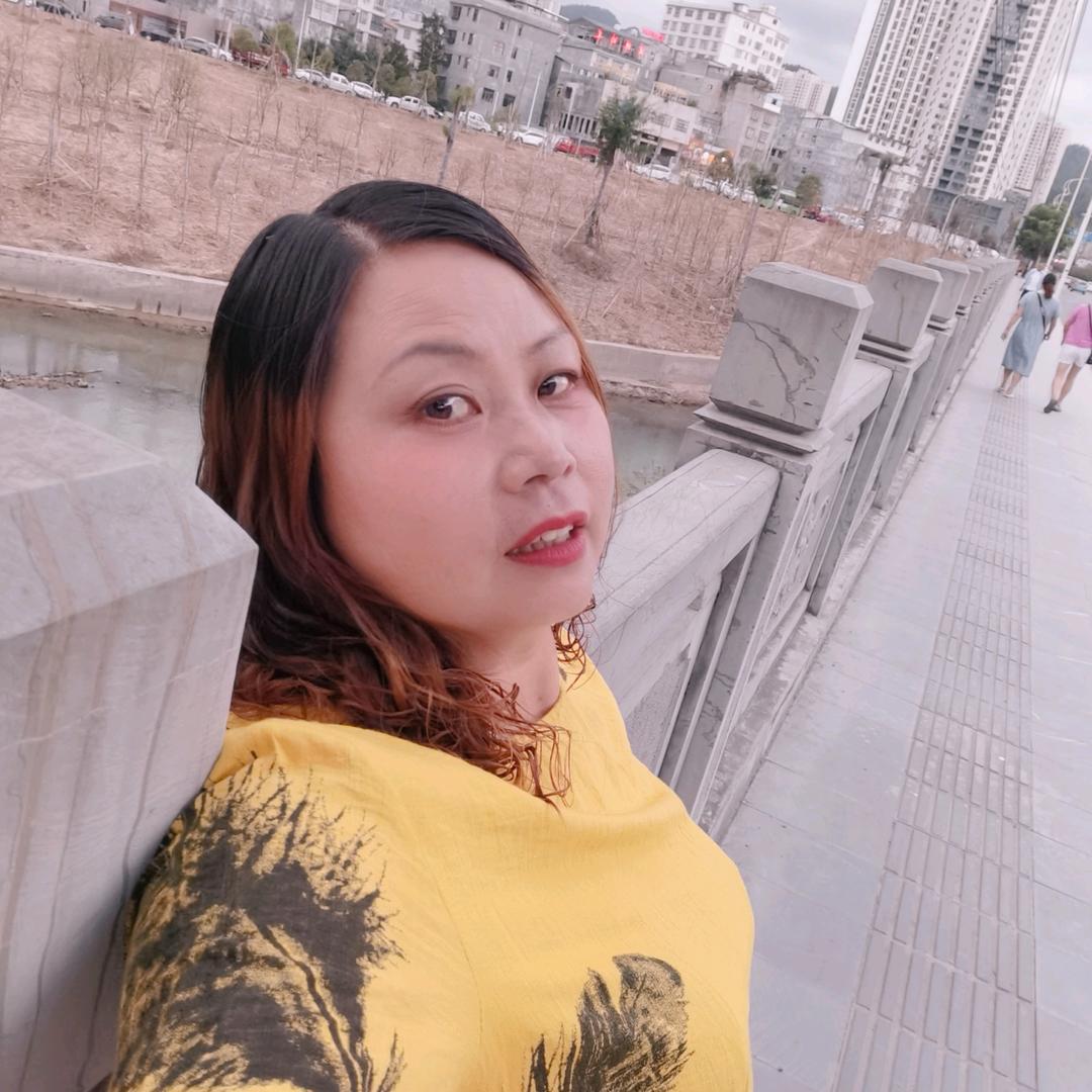 谭姐中午1.05开播，去依偌腊味馆