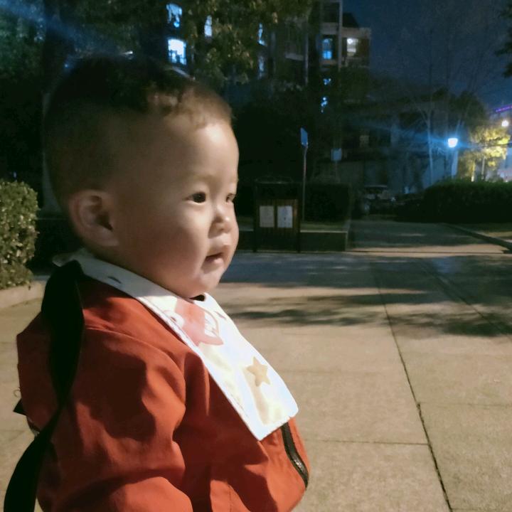 给生活比个✌️