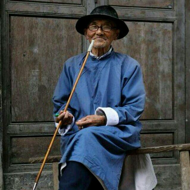 骑公路车打羽毛球的钓鱼佬