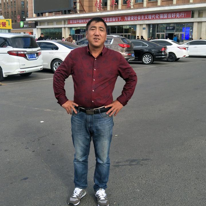 老梁精选橱窗卖货