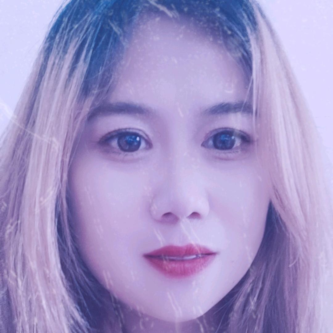 爱上抖音的女人