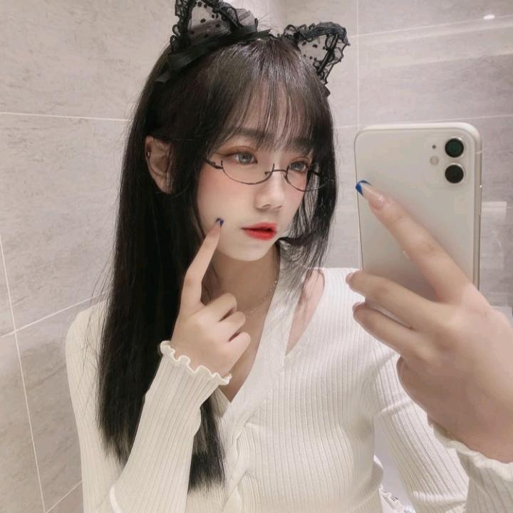 美女芳