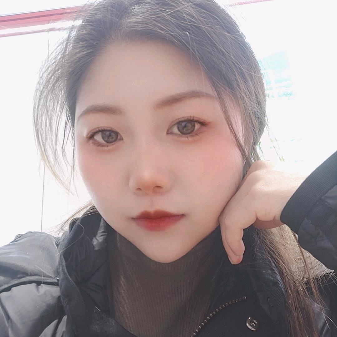 圆脸女孩