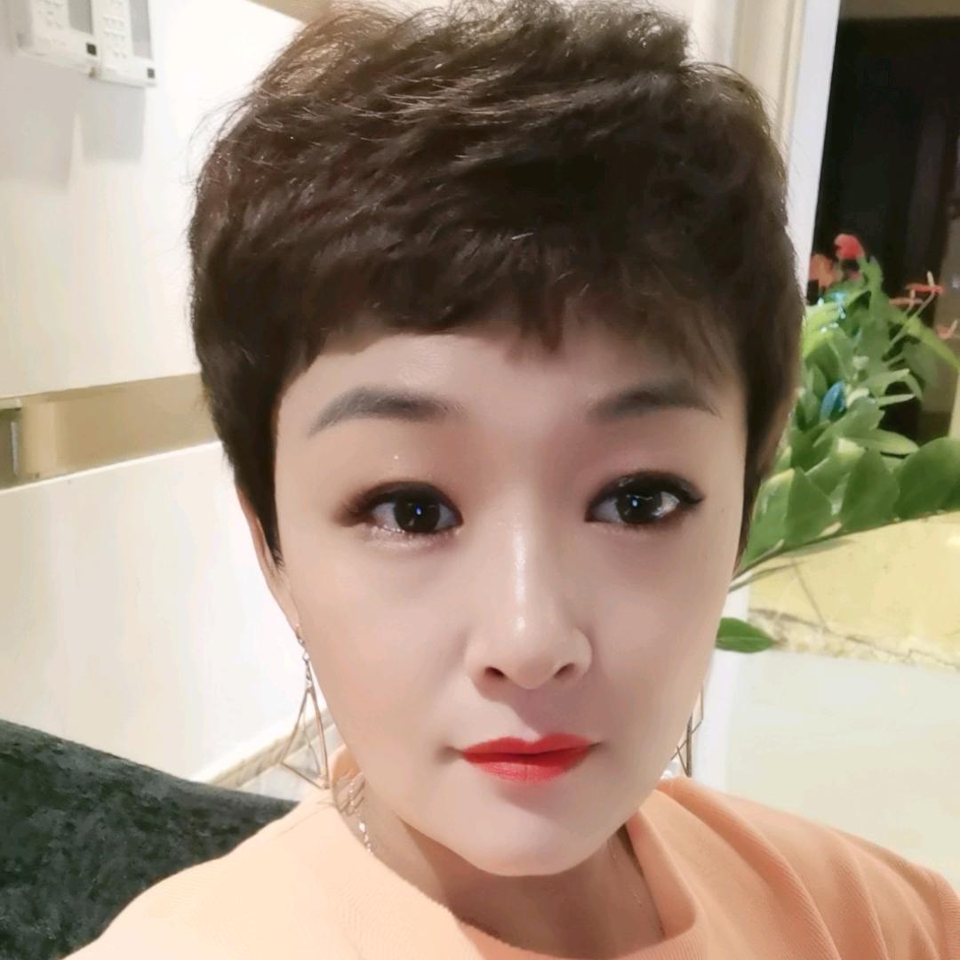 🎤小黑（爱唱歌）