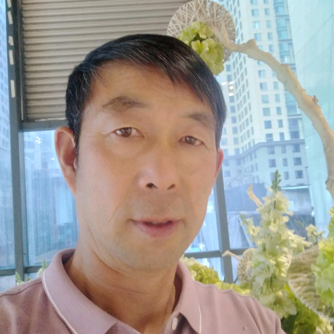 两个孙女宝爷爷