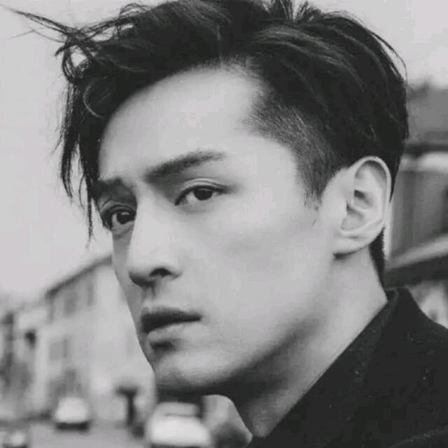 万小里头像