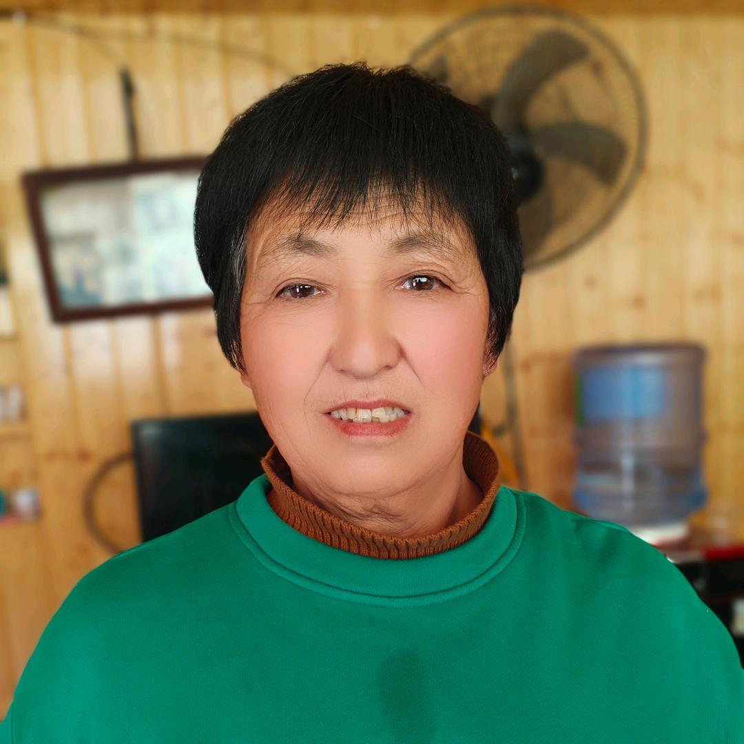 梁真英 53年