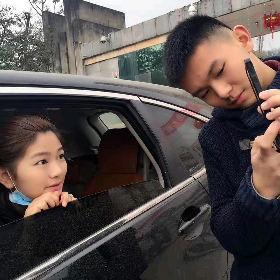 友情拥抱