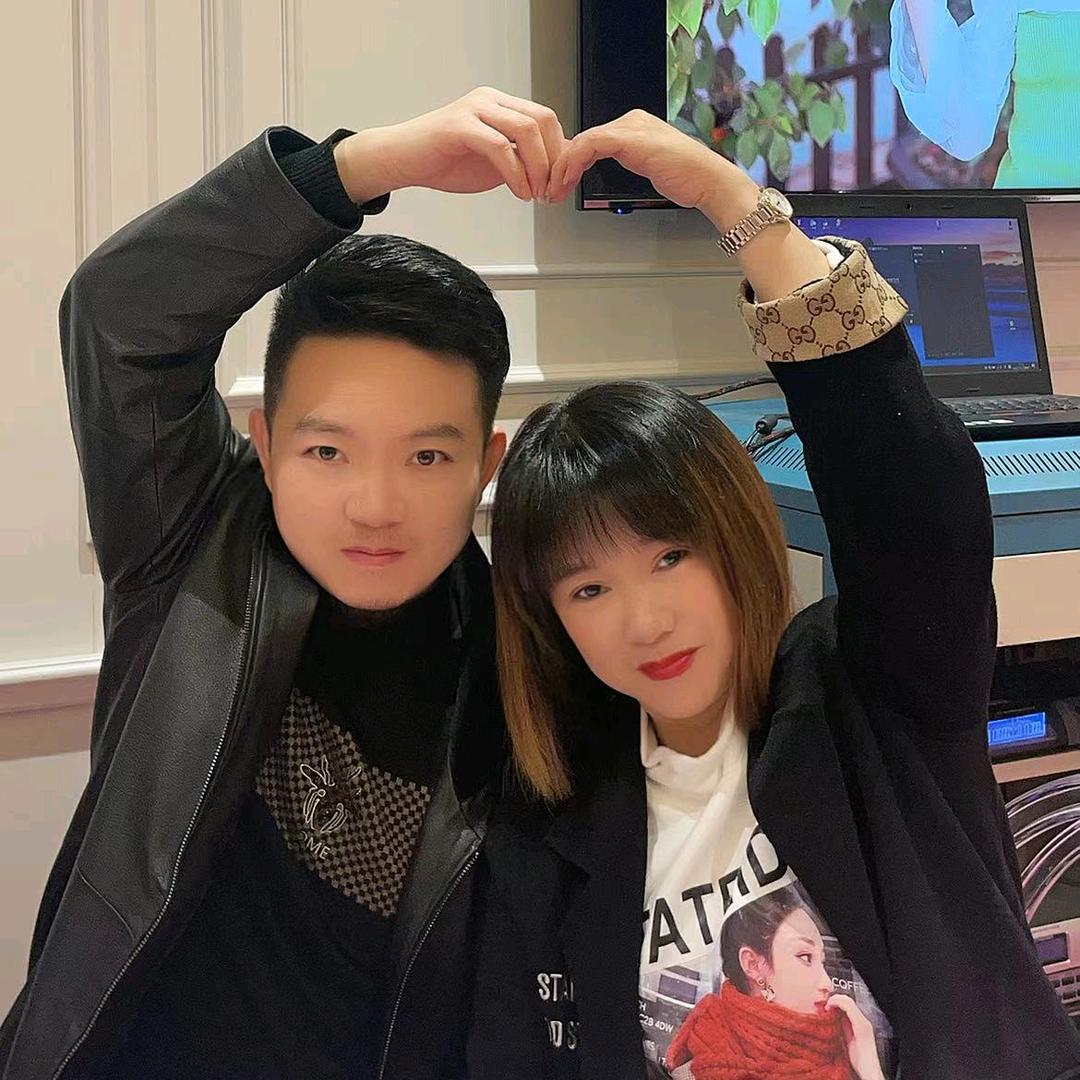 胡秀芳，阿峰美发