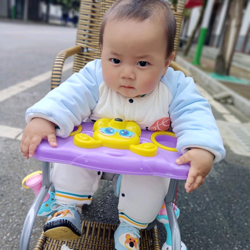 家里有个小吃货