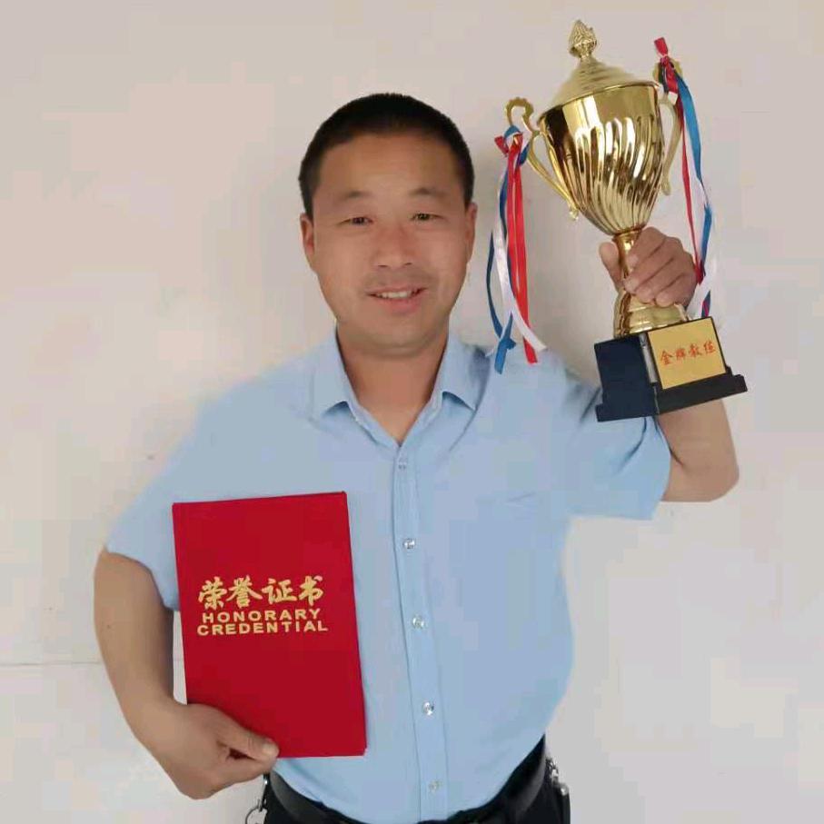 开心果教练代伟