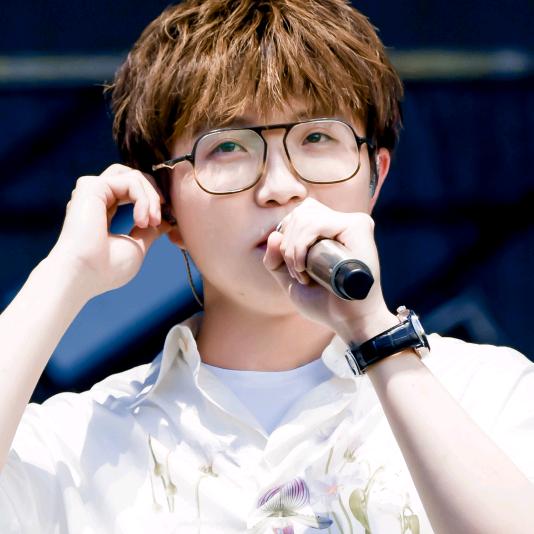 何不错✧ʕ•̫͡•ʔ