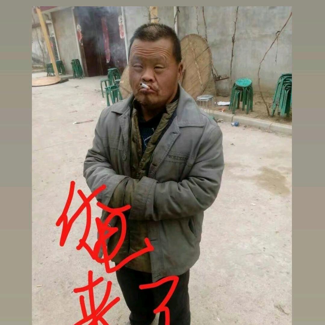 黑暗中的背影勇