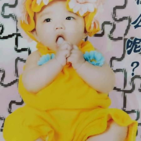 漂亮年轻的姐姐