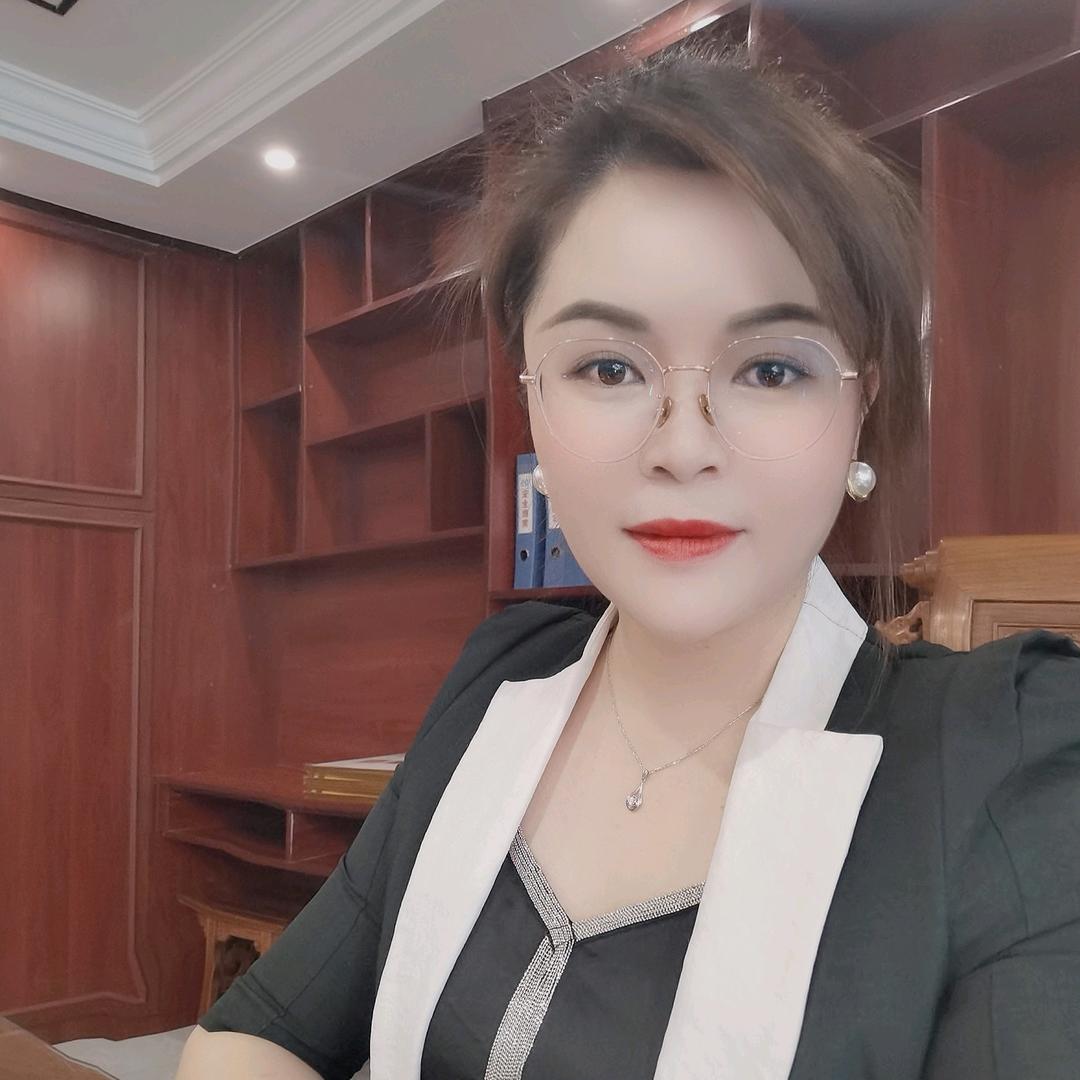 李丽华  货车销售