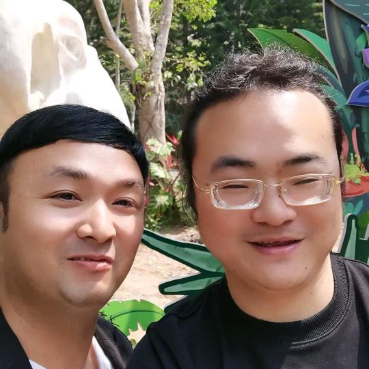 深圳卖卡车的伟伟