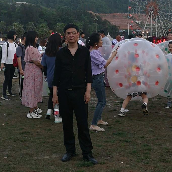 用户697557151067龙世泉