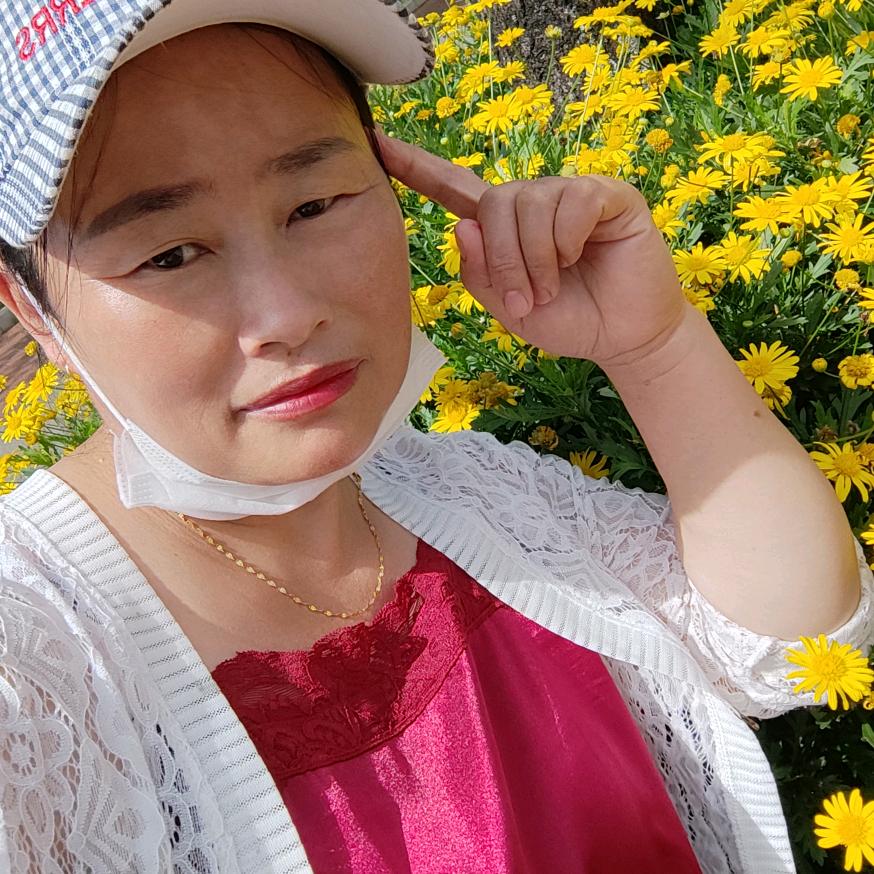 富源餐馆。正宗的脆皮红豆酸菜猪脚。