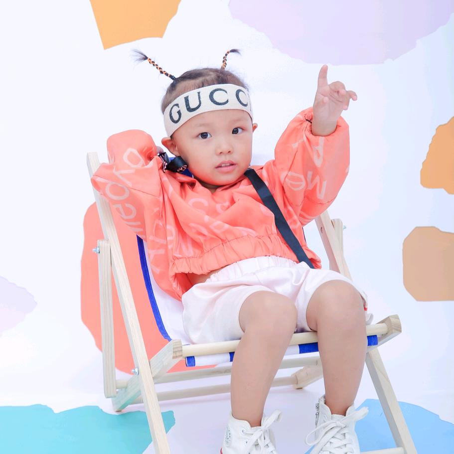 李：一只小锦李