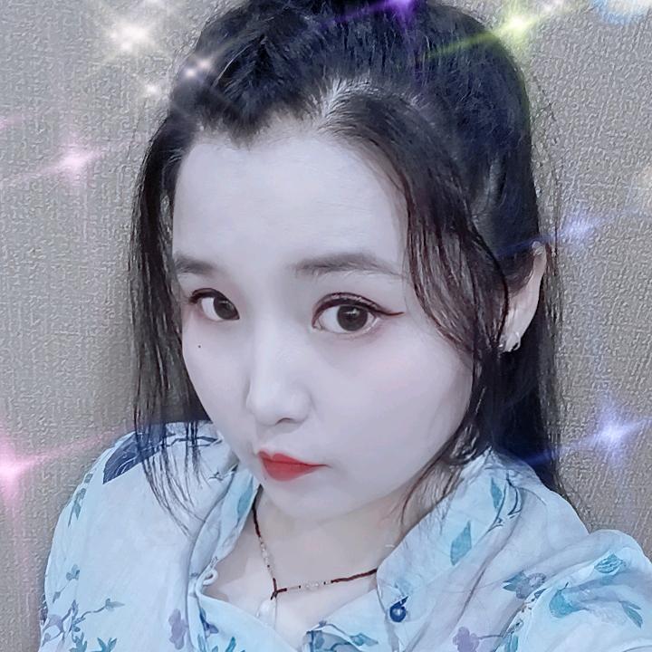 月色下的蒲公英