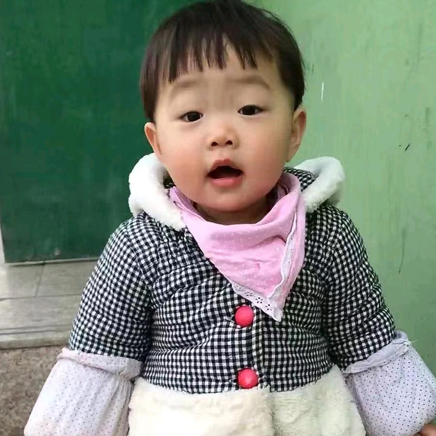 两个宝宝奶奶。