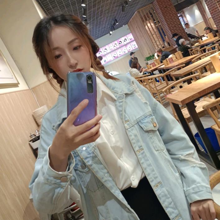 小斓在画饼