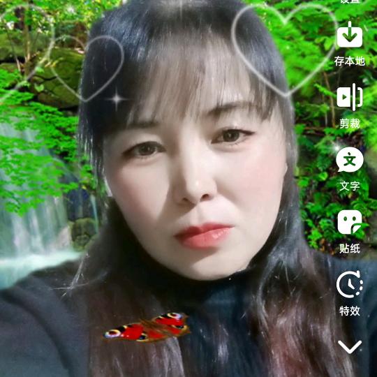 三月桃花朵朵开