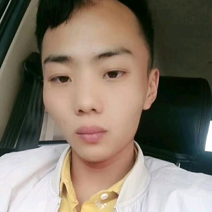 {云南♥何少}