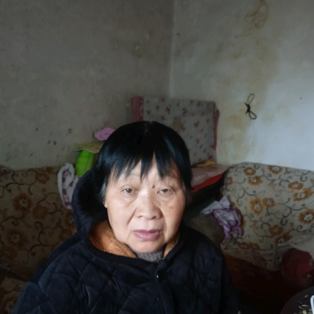 吴姐(晚上21:10开播)小号