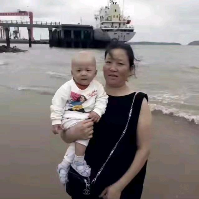 皓皓外婆