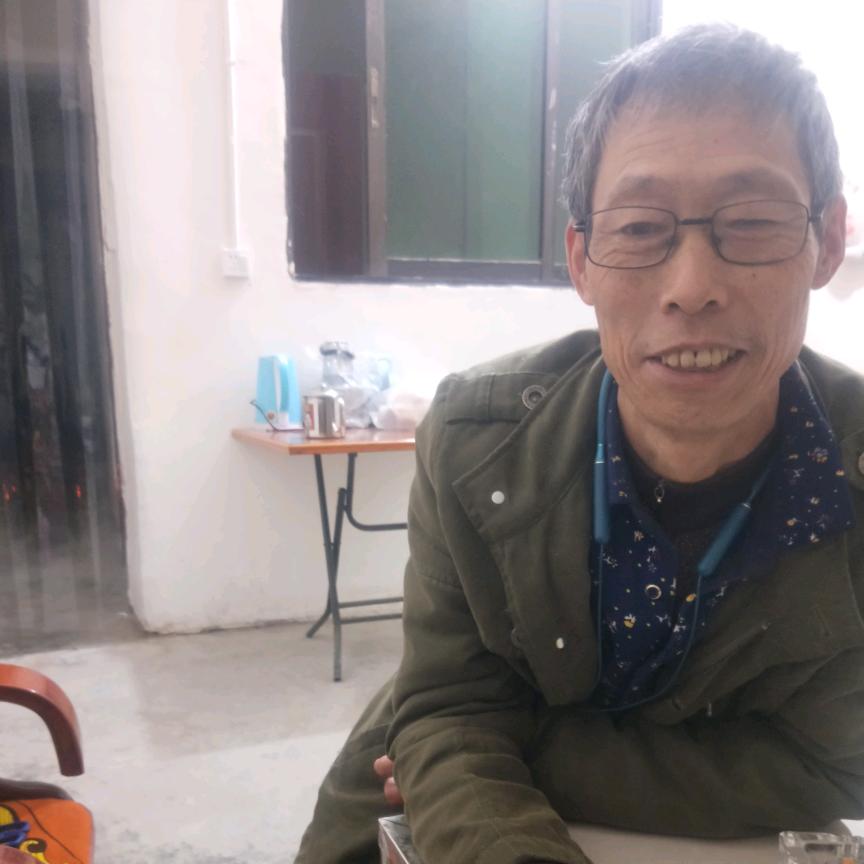 爱唱歌的人