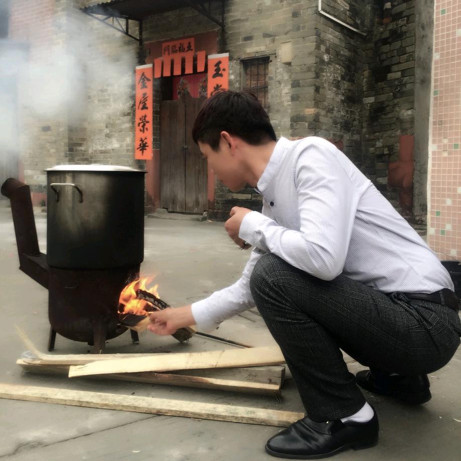 华东色粉油画