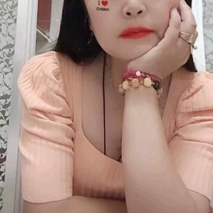 翩翩起舞的张姐