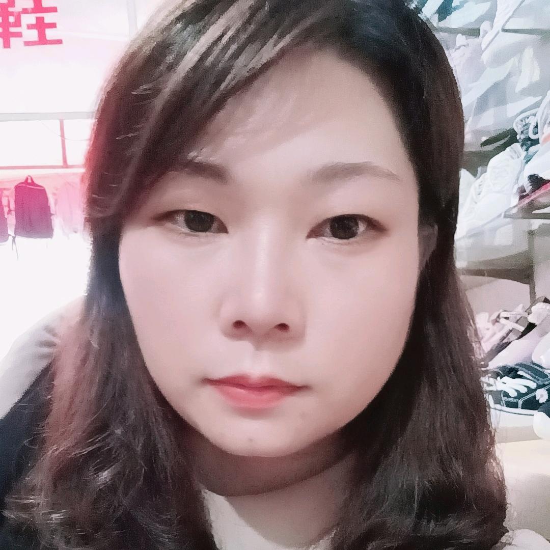 鞋店老板娘