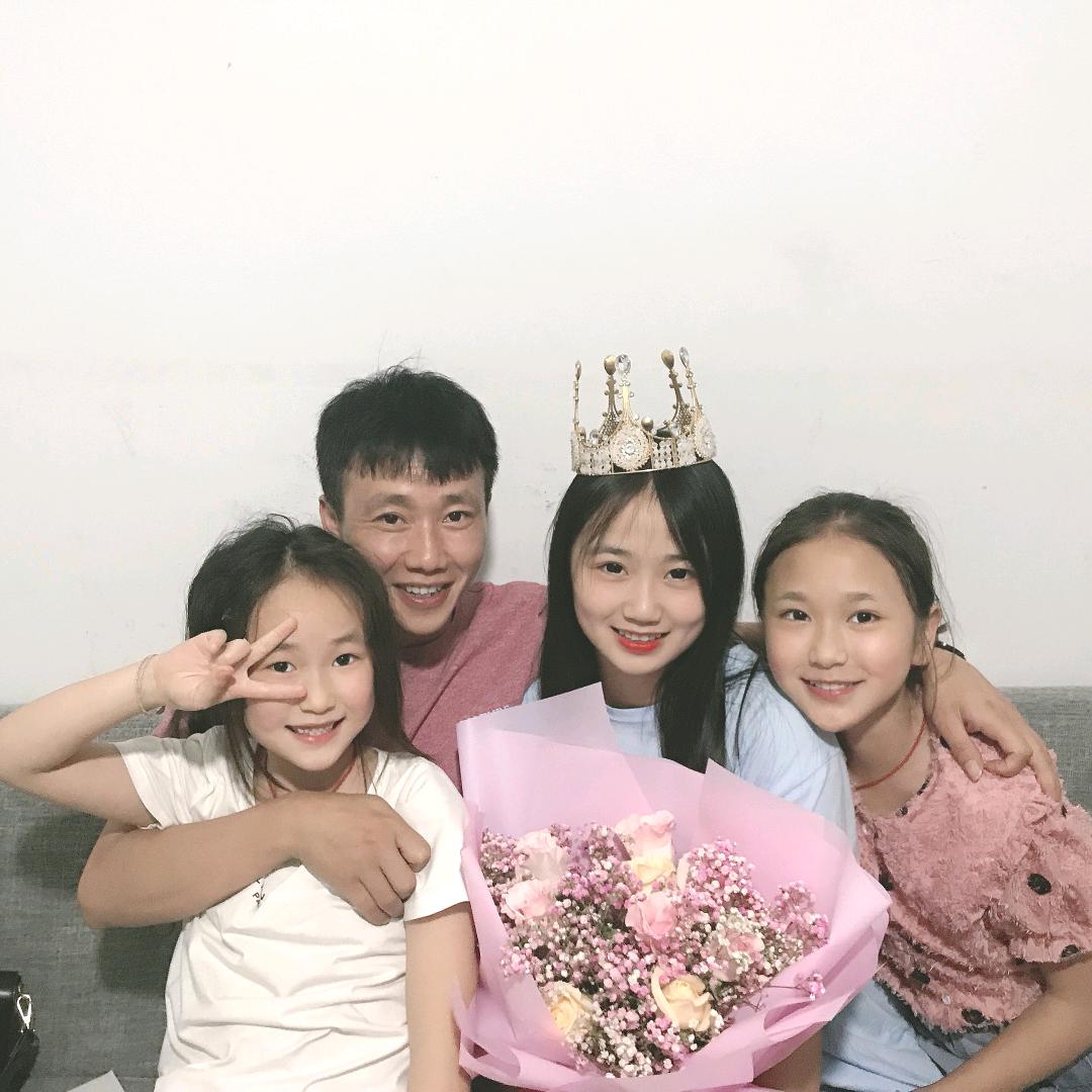 单亲爸：78的🐴老了。。。。王军