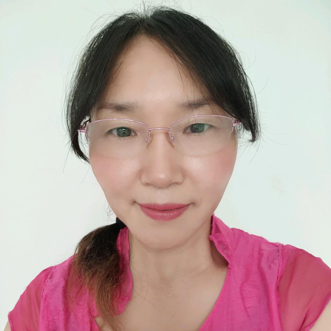 小英{爱唱歌}